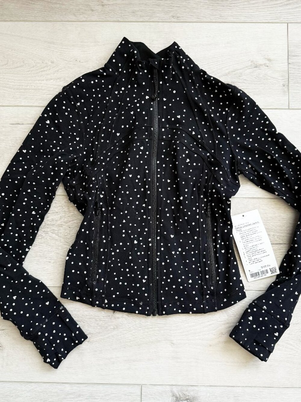 Lululemon - Hearts Scatter Black - Define Cropped Jacket Nulu